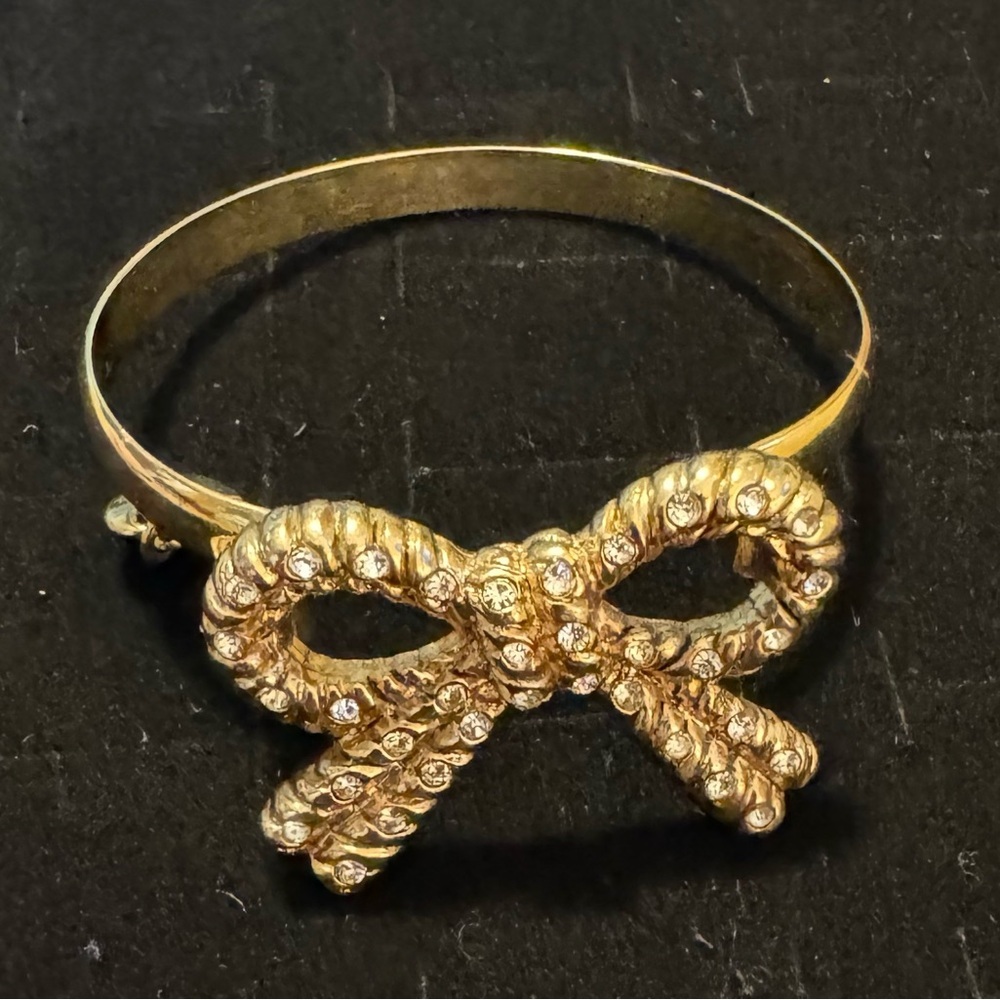 Beautiful gold-tone Betsey Johnson ribbon bracelet. Small. Crystal accents.